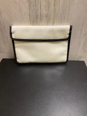 Makeup Bag By Clothes Mentor  Size: 01 Piece