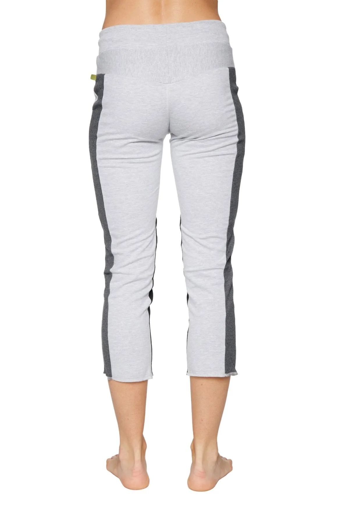 Women's 4/5 Length Zipper Pocket Capri Yoga Pant (Grey w/Charcoal & Black)