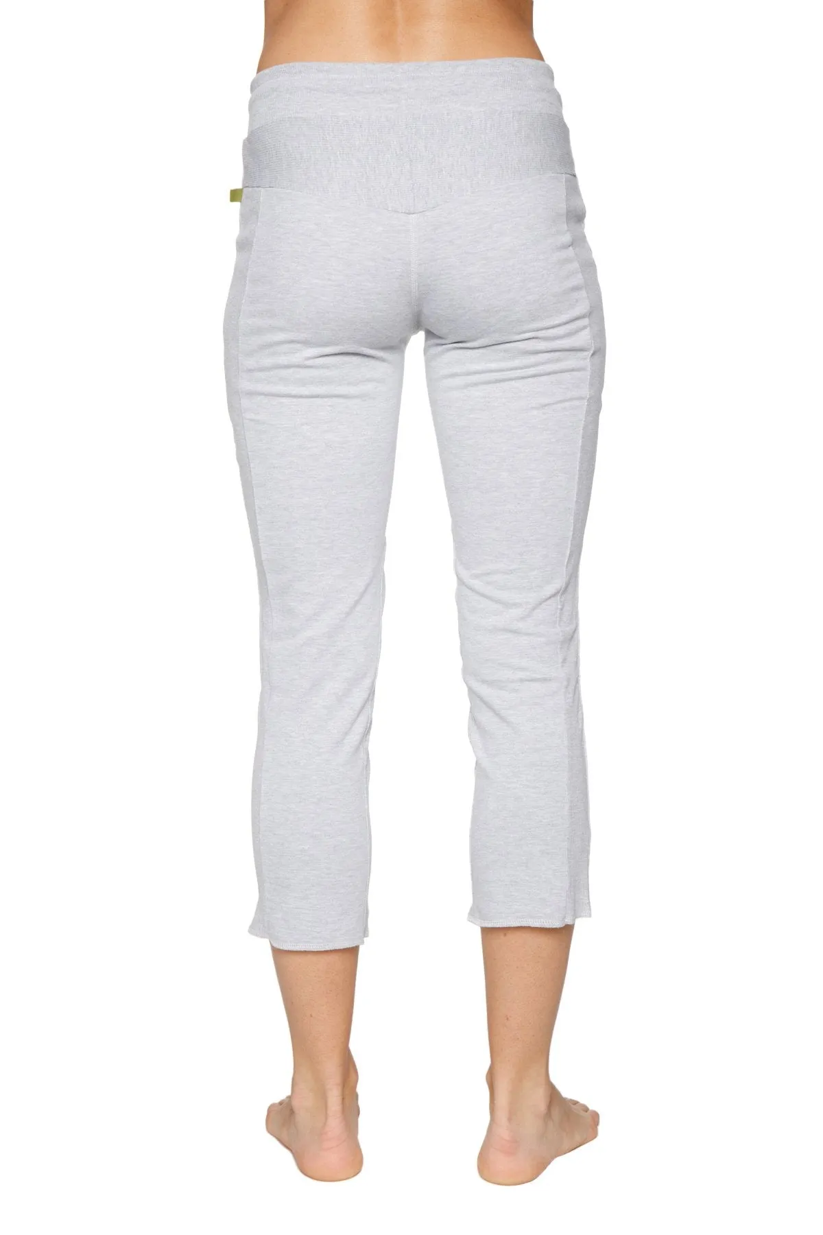 Women's 4/5 Length Zipper Pocket Capri Yoga Pant (Heather Grey)